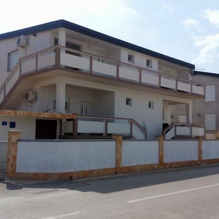 Apartmani Matovina Vir Bagian luar foto